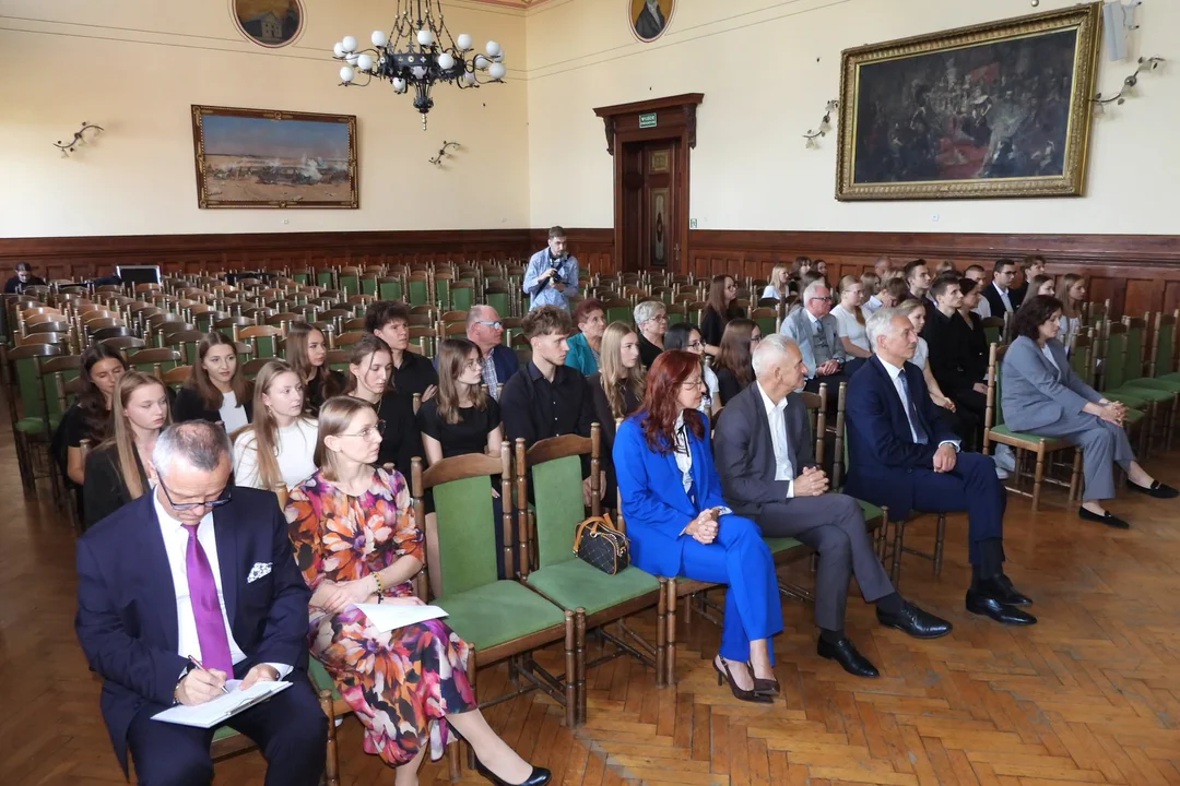 Najzdolniejsi uczniowie z powiatu zostali nagrodzeni